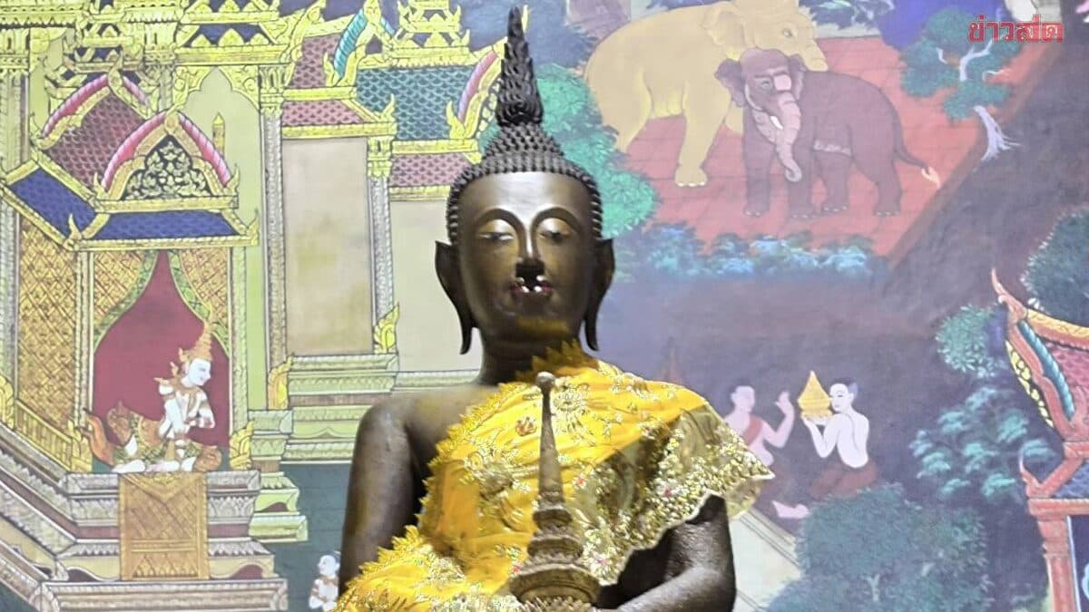 แห่ขอพร หลวงพ่อปากแดง วัดดังนครนายก เปิดเลขเด็ดอ่างน้ำมนต์